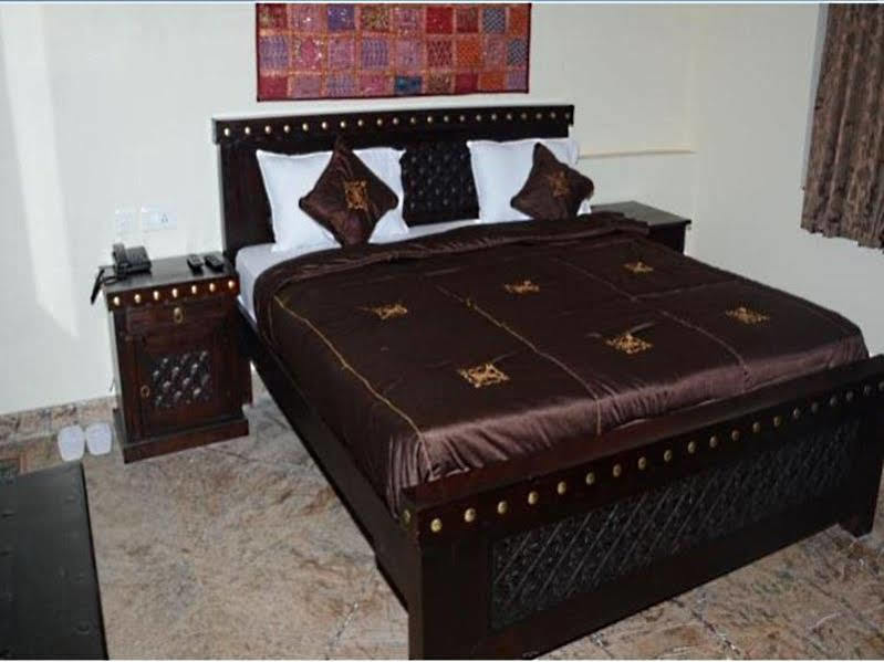 Surya Garh Hotel 3*